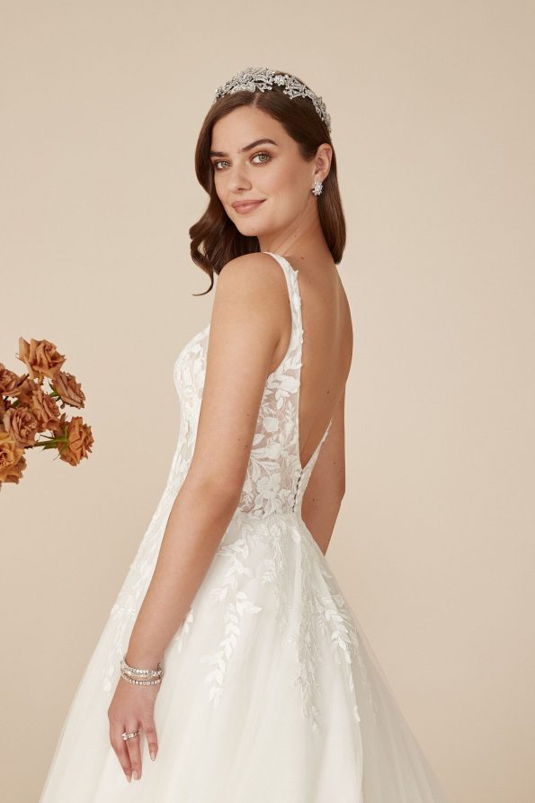 dreama wedding dress