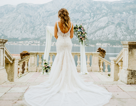 Embrace Elegance and Confidence: Why a Mermaid-Style Wedding Dress Is Your Perfect Match