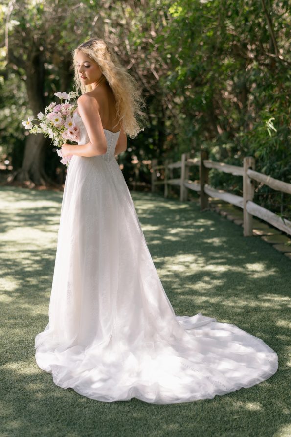 Flares Bridal + Formal|Sacramento Bridal Gowns