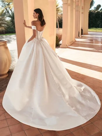 Flares Bridal + Formal | Enzoani